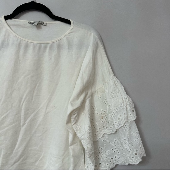 MENDICINO brand lace ruffle sleeve tshirt - Picture 2 of 3